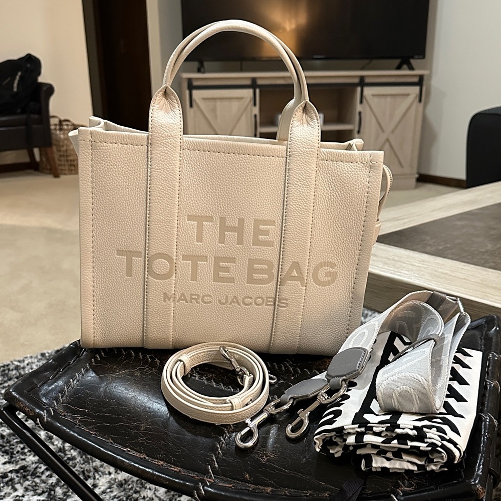 Marc Jacobs leather the tote bag medium .